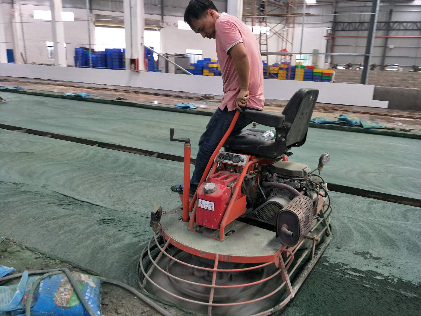 金刚砂耐磨地坪的用量是多少