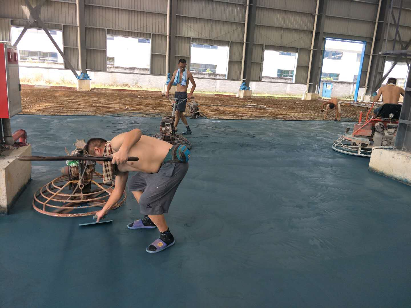 金刚砂耐磨地坪的用量是多少